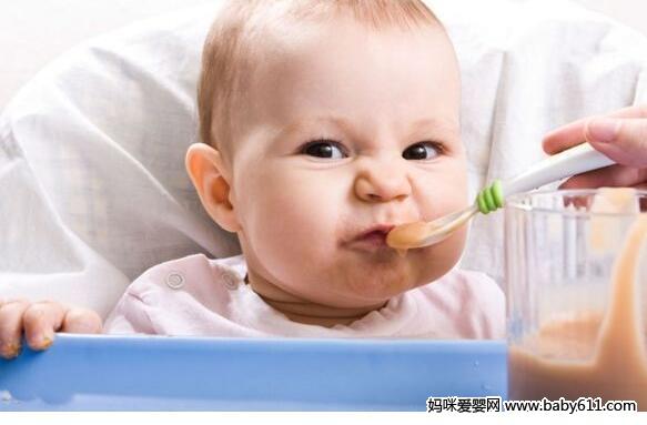 暖心!育儿嫂教你8个育儿知识,从此妈妈不在坑娃!